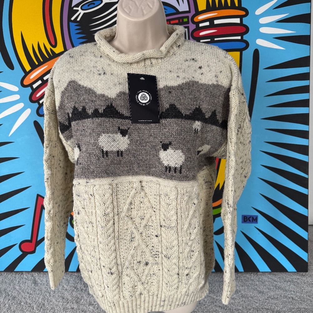 The Irish Store 100% wool Women's Sheep Aran Sweater - Medium - NWT